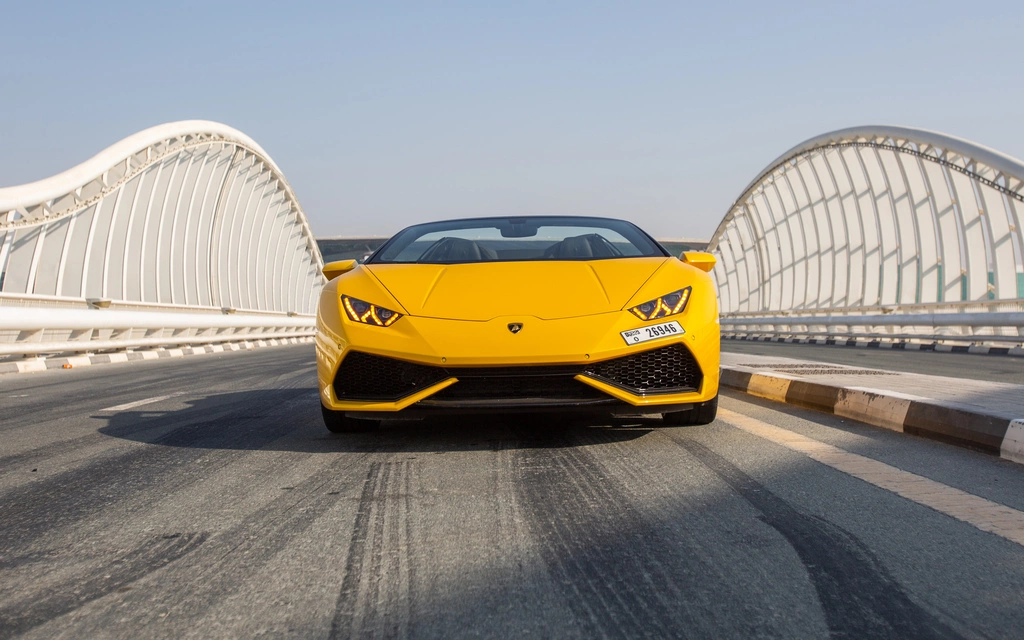 Car rental Lamborghini Huracan-Spyder in Dubai 2021 (yellow)