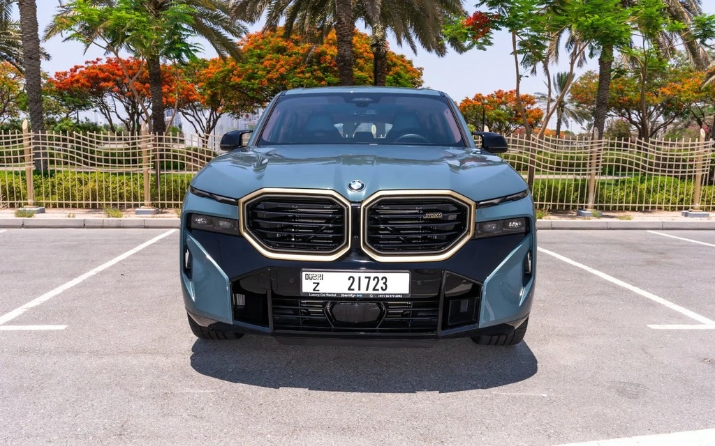 Car rental BMW XM in Dubai 2023 (green)