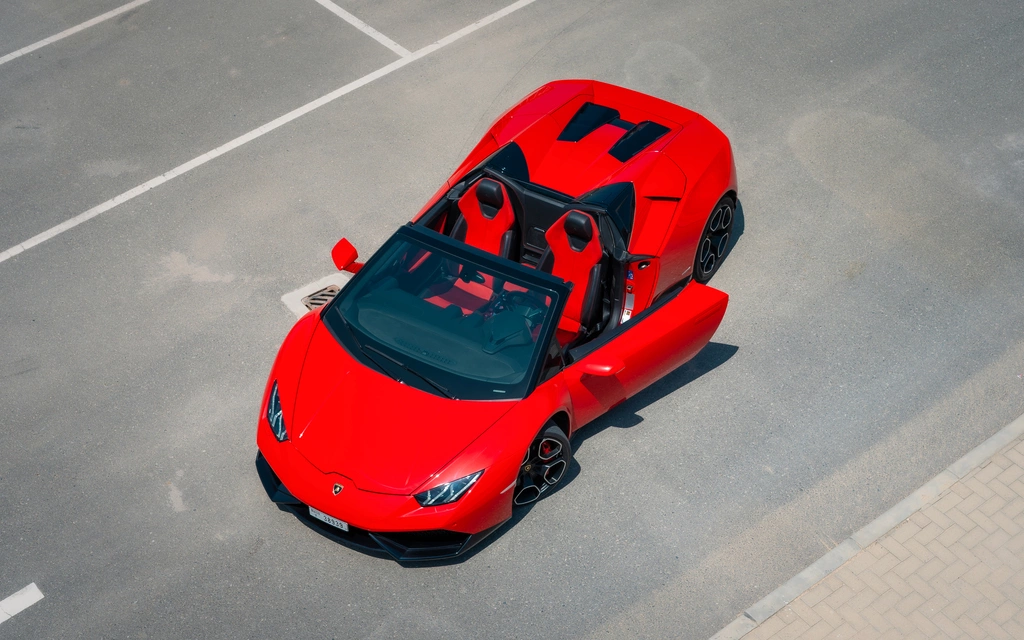 Car rental Lamborghini Huracan-Spyder in Dubai 2018 (red)