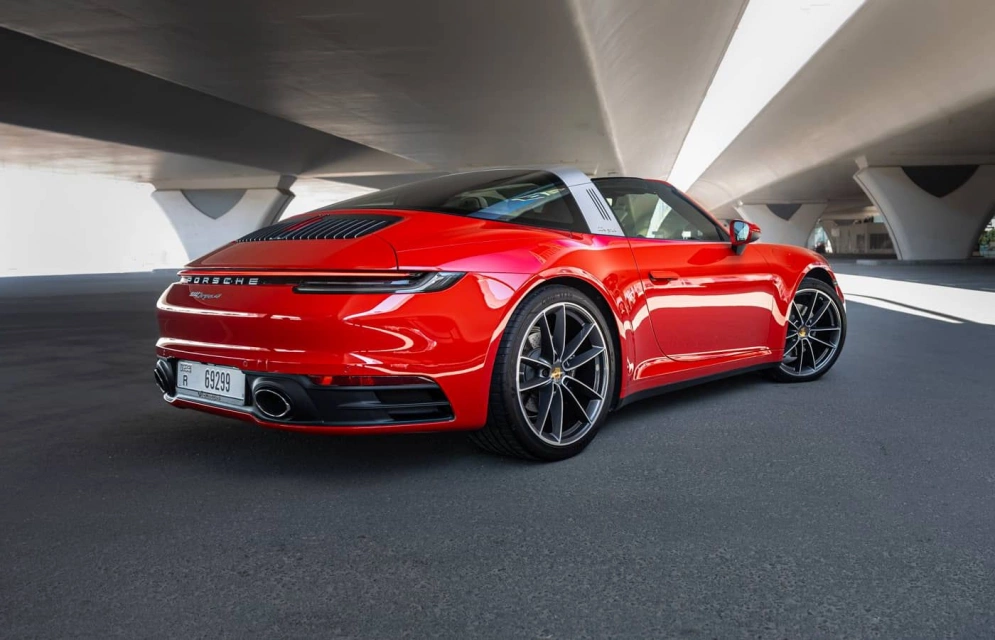 Аренда Порше 911-Тарга в Дубае 2023 (красный)