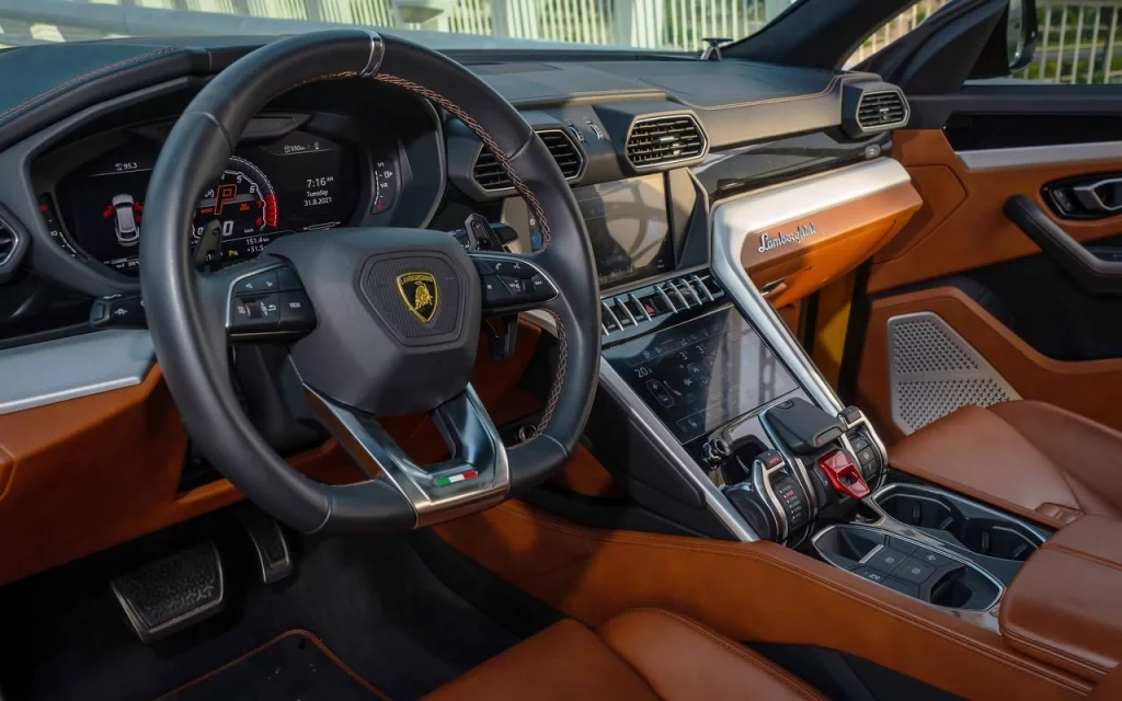 Car rental Lamborghini Urus in Dubai 2020 (yellow)