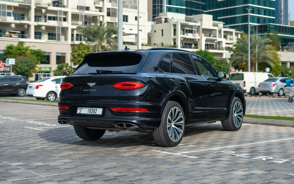 Car rental Bentley Bentayga in Dubai 2022 (black)