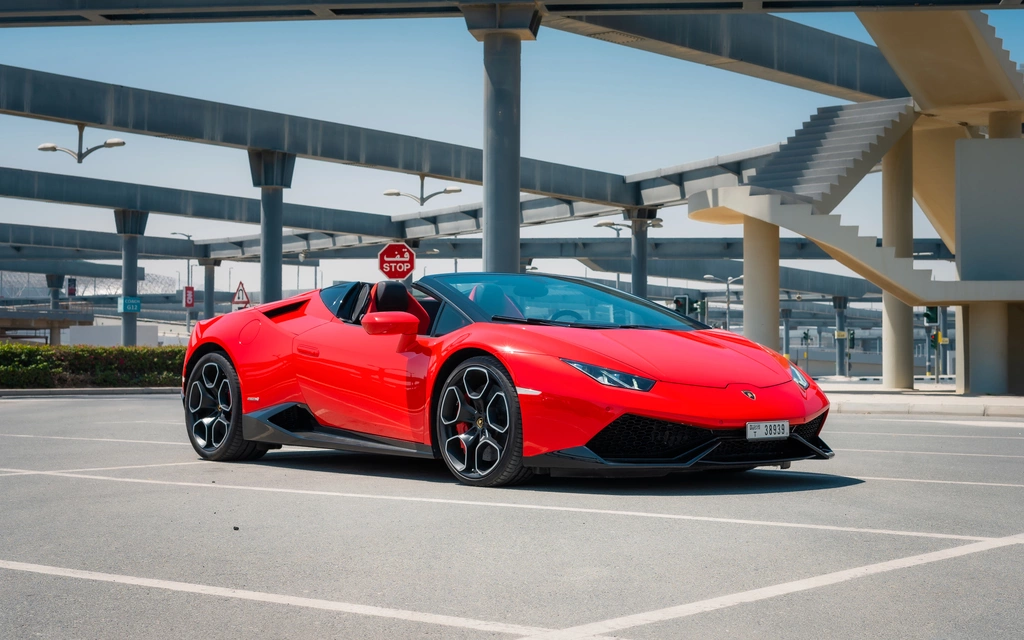 Car rental Lamborghini Huracan-Spyder in Dubai 2018 (red)