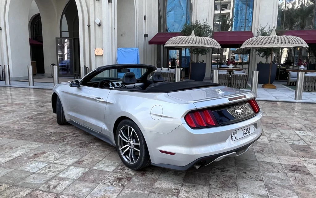 Car rental Ford Mustang-Cabrio in Dubai 2018 (silver)