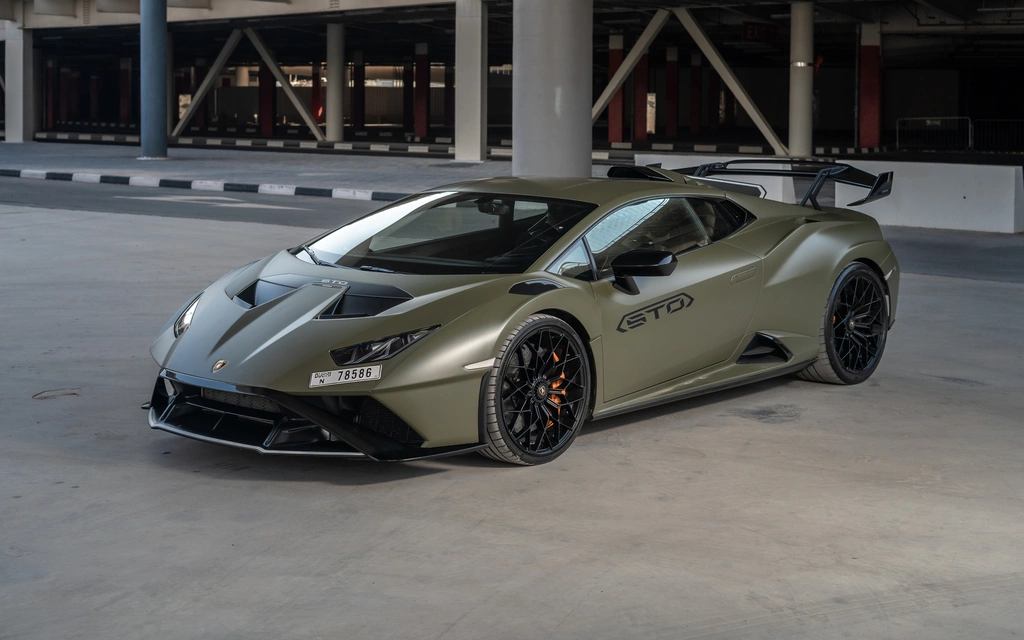 Car rental Lamborghini Huracan-STO in Dubai 2023 (green)