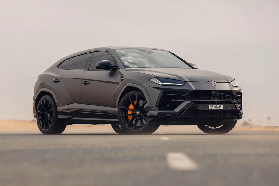 Car rental Lamborghini Urus in Dubai 2021 (grey)