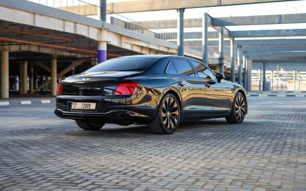 Car rental Bentley Flying-Spur in Dubai 2023 (black)