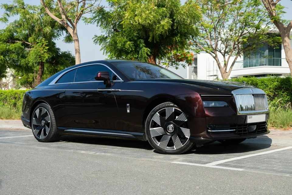 Car rental RollsRoyce Spectre in Dubai 2024 (red)