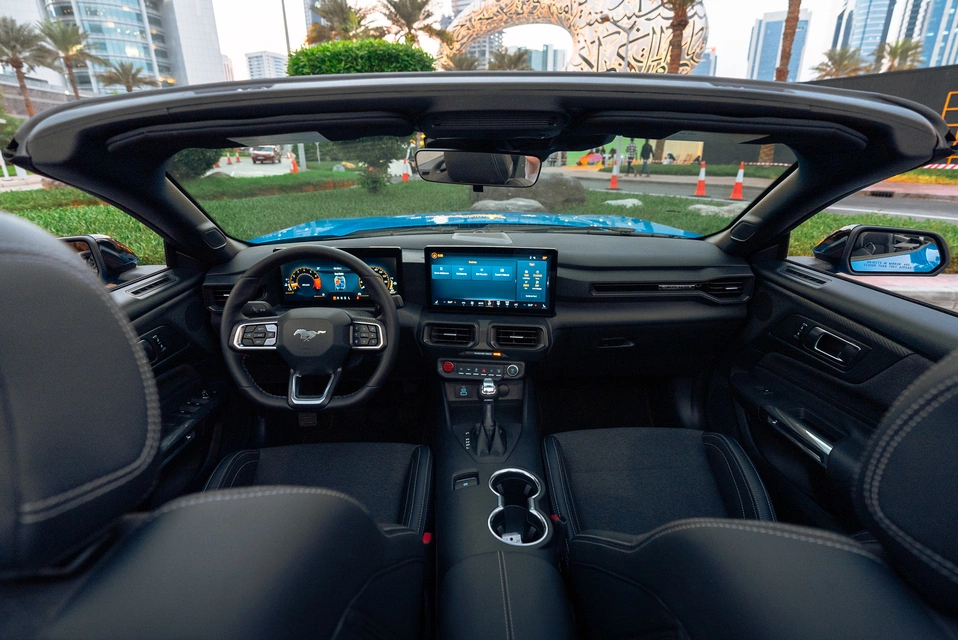 Car rental Ford Mustang-Cabrio in Dubai 2024 (blue)