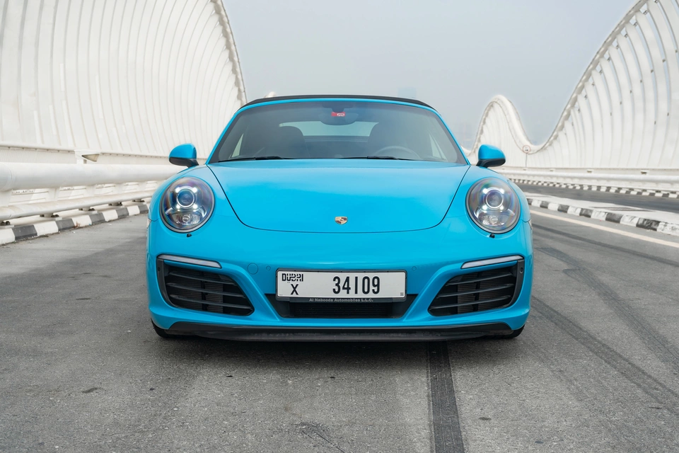 Аренда Порше 911-Каррера-Кабриолет в Дубае 2018 (синий)