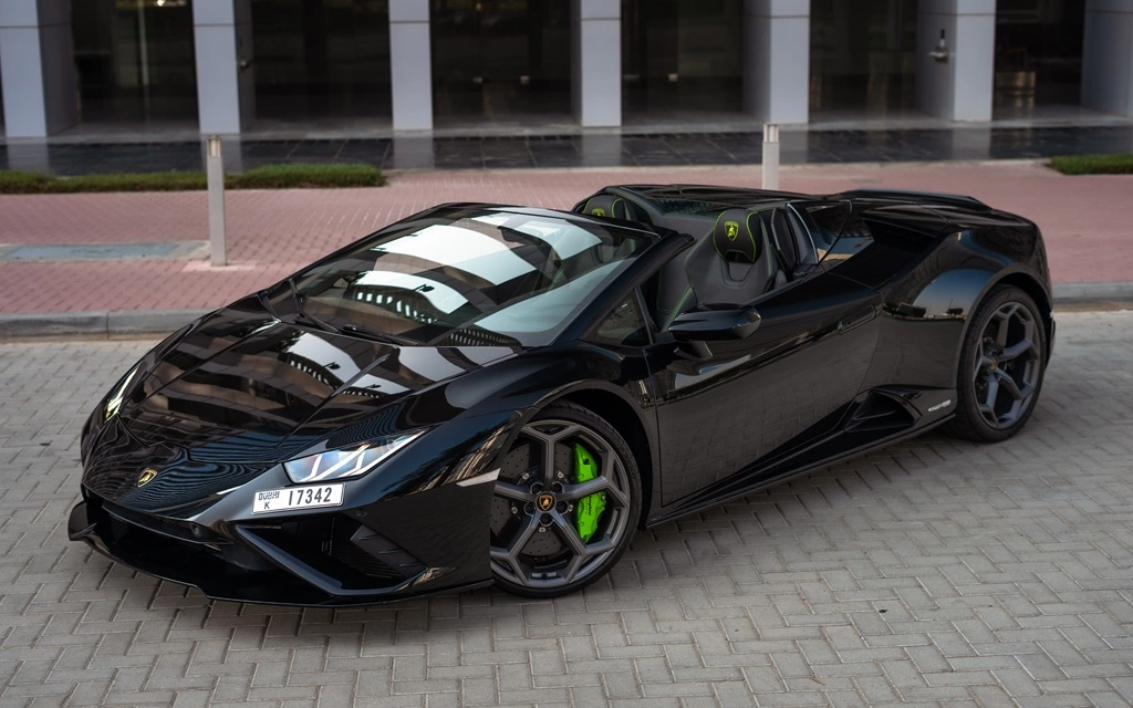 Car rental Lamborghini Evo-Spyder in Dubai 2023 (black)