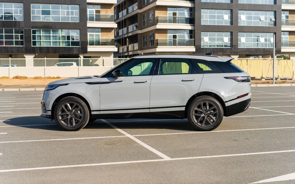 Car rental RangeRover Velar in Dubai 2024 (grey)