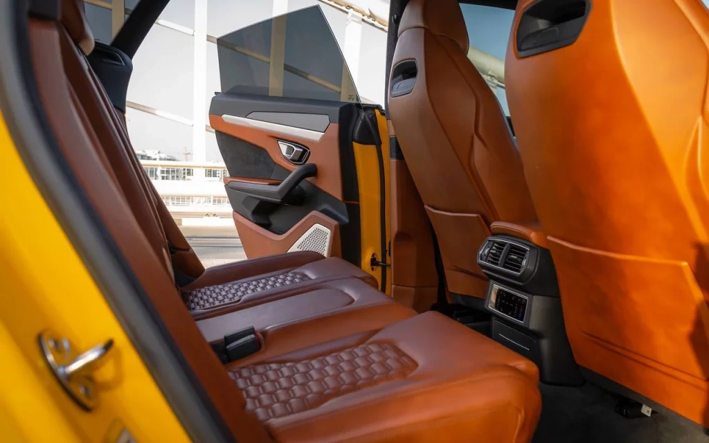 Car rental Lamborghini Urus in Dubai 2020 (yellow)