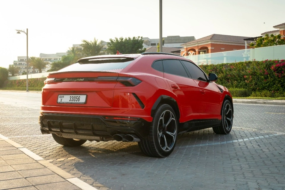 Car rental Lamborghini Urus in Dubai 2020 (red)