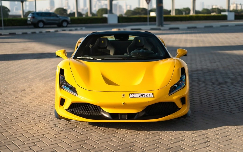 Аренда Феррари Ф8-Трибуто в Дубае 2022 (желтый)