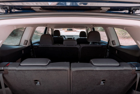 Car rental Volkswagen Teramont in Dubai 2023 (dark-blue)