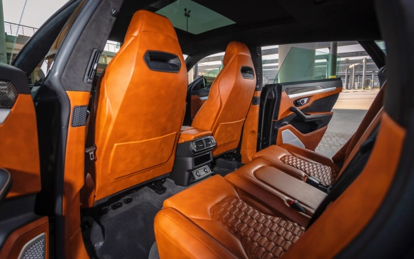Car rental Lamborghini Urus in Dubai 2020 (black)