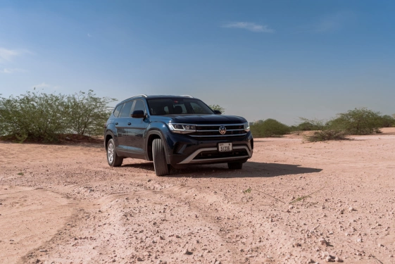 Car rental Volkswagen Teramont in Dubai 2023 (dark-blue)