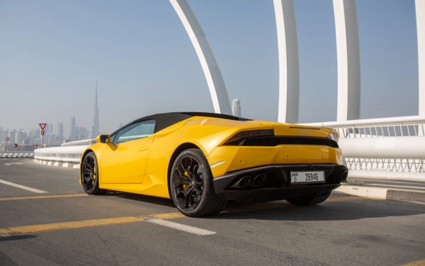 Car rental Lamborghini Huracan-Spyder in Dubai 2021 (yellow)