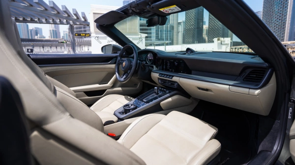 Аренда Порше 911-Каррера-Кабриолет в Дубае 2021 (серый)