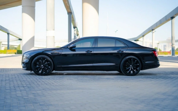 Car rental Bentley Flying-Spur in Dubai 2023 (black)