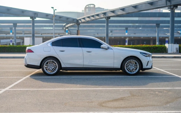 Car rental BMW 520i in Dubai 2024 (white)