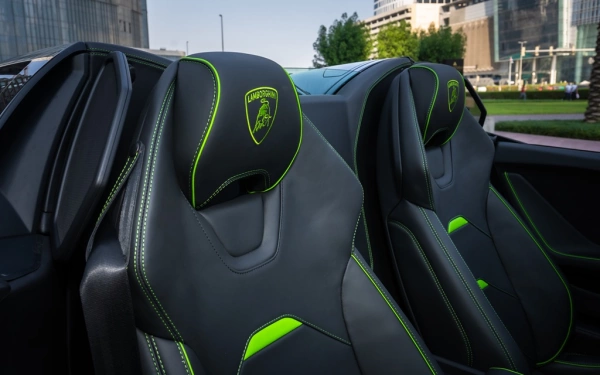 Car rental Lamborghini Evo-Spyder in Dubai 2023 (black)
