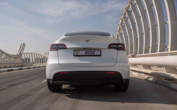 Car rental Tesla Model-Y in Dubai 2022 (white)